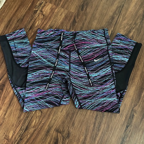 Nike dri-fit multi-colored cropped leggings - Picture 2 of 5